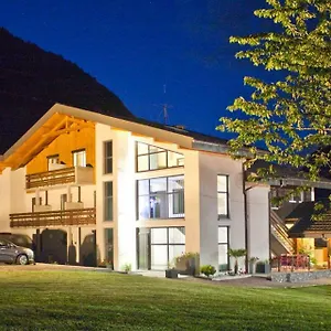 Les Moineaux 2*, Bellevaux France