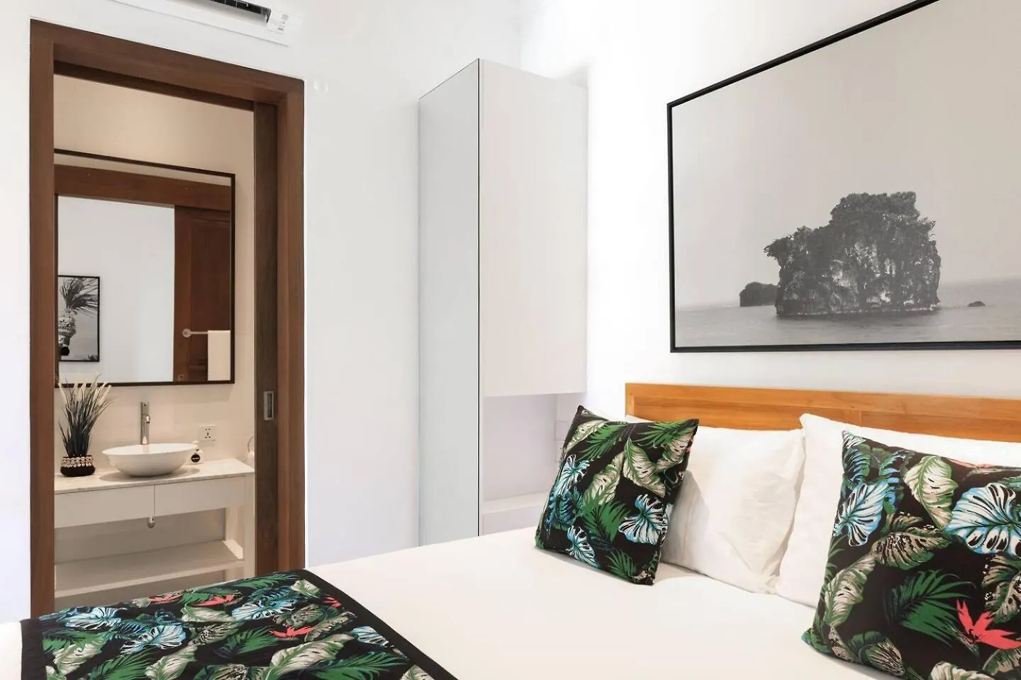 Villa Nook Seminyak Hotel